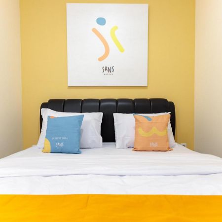 Sans Hotel Kelapa Gading ジャカルタ エクステリア 写真