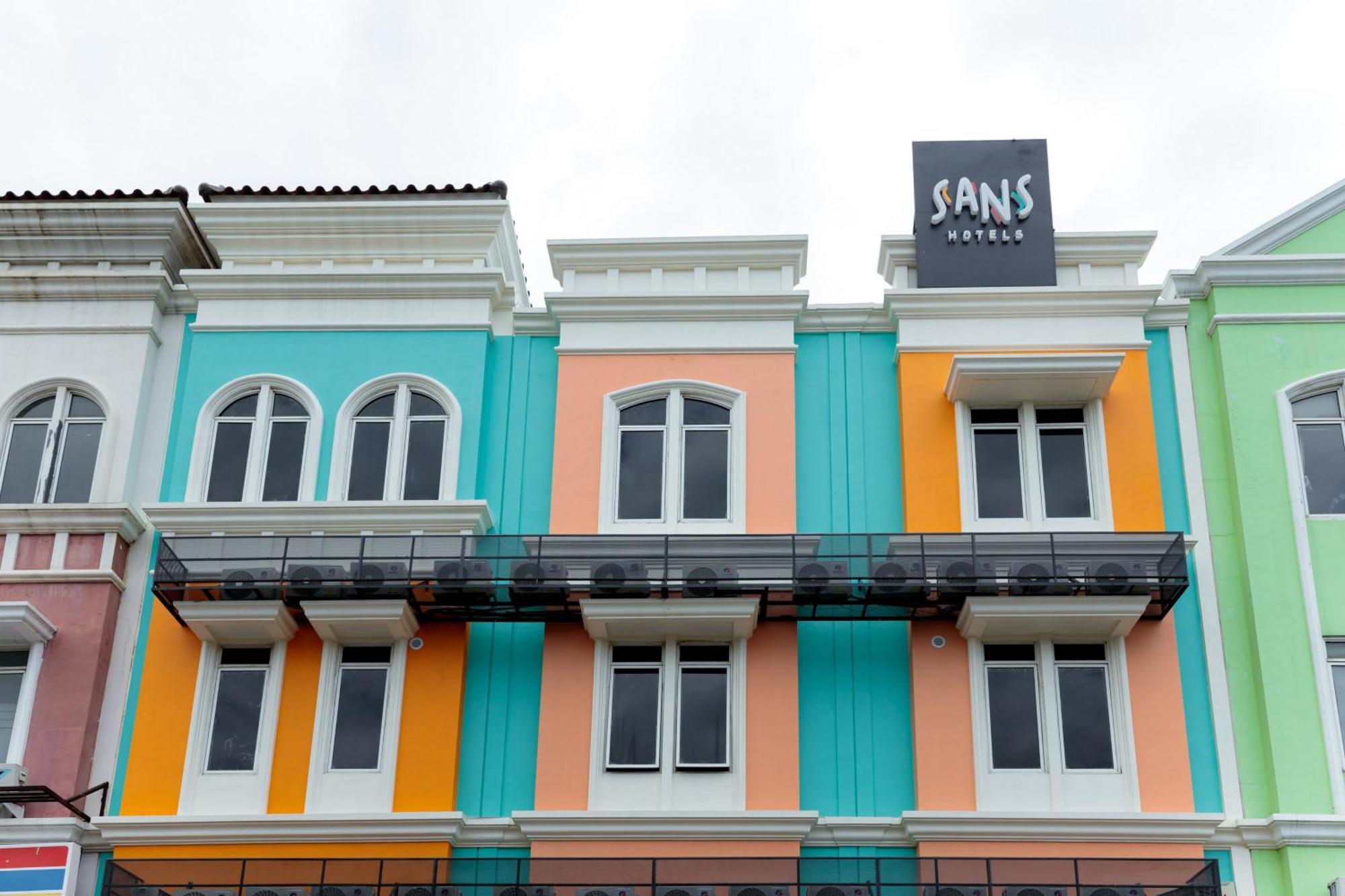 Sans Hotel Kelapa Gading ジャカルタ エクステリア 写真