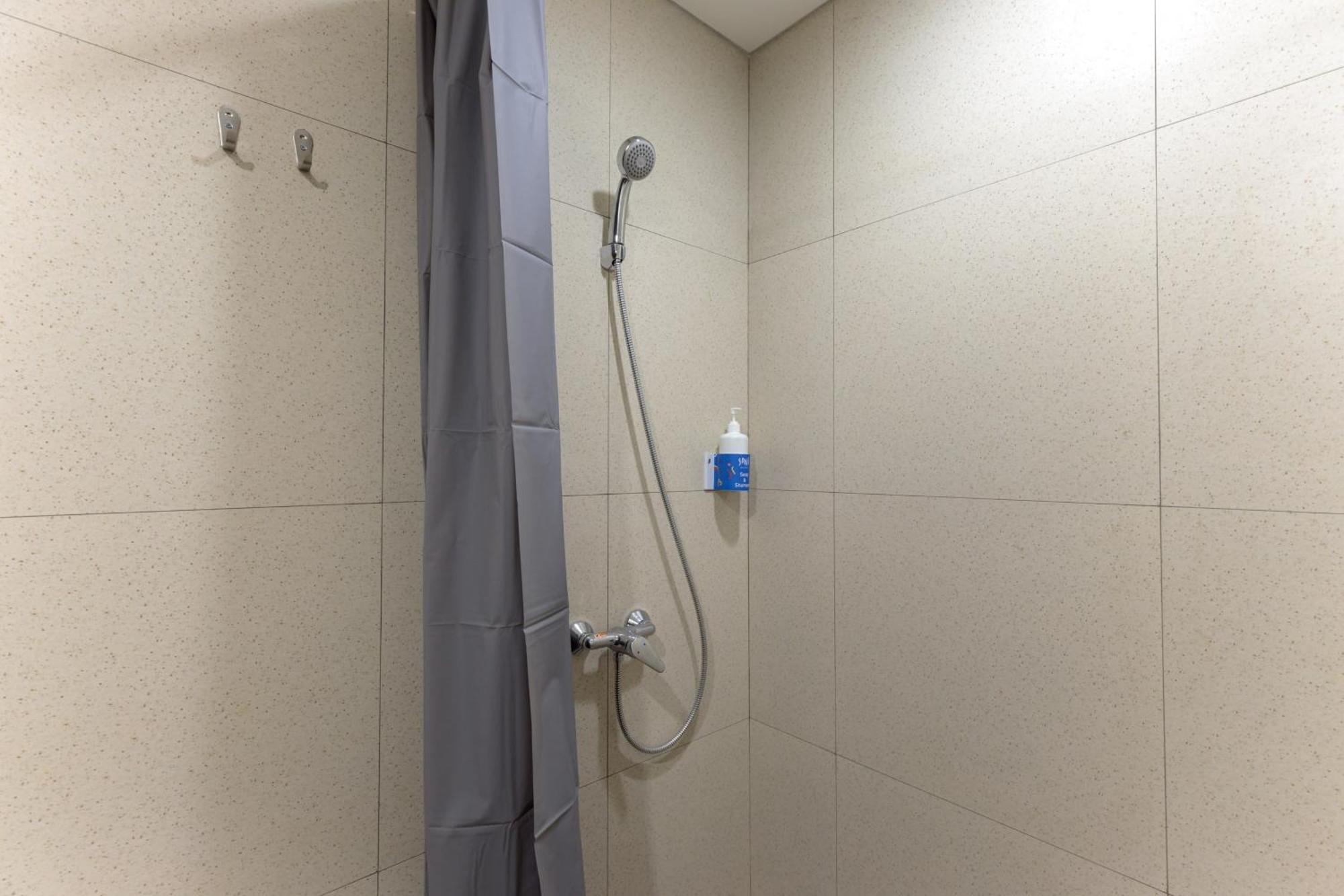 Sans Hotel Kelapa Gading ジャカルタ エクステリア 写真