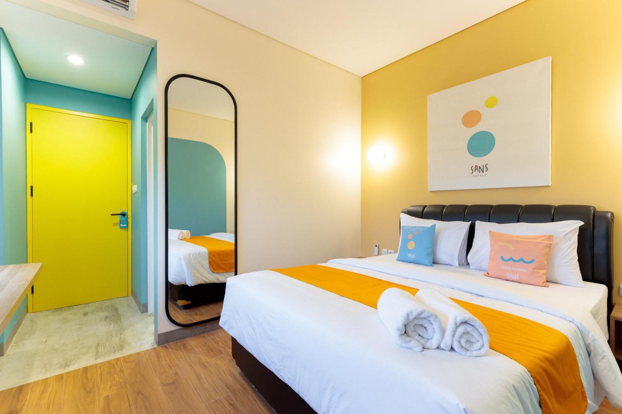 Sans Hotel Kelapa Gading ジャカルタ エクステリア 写真