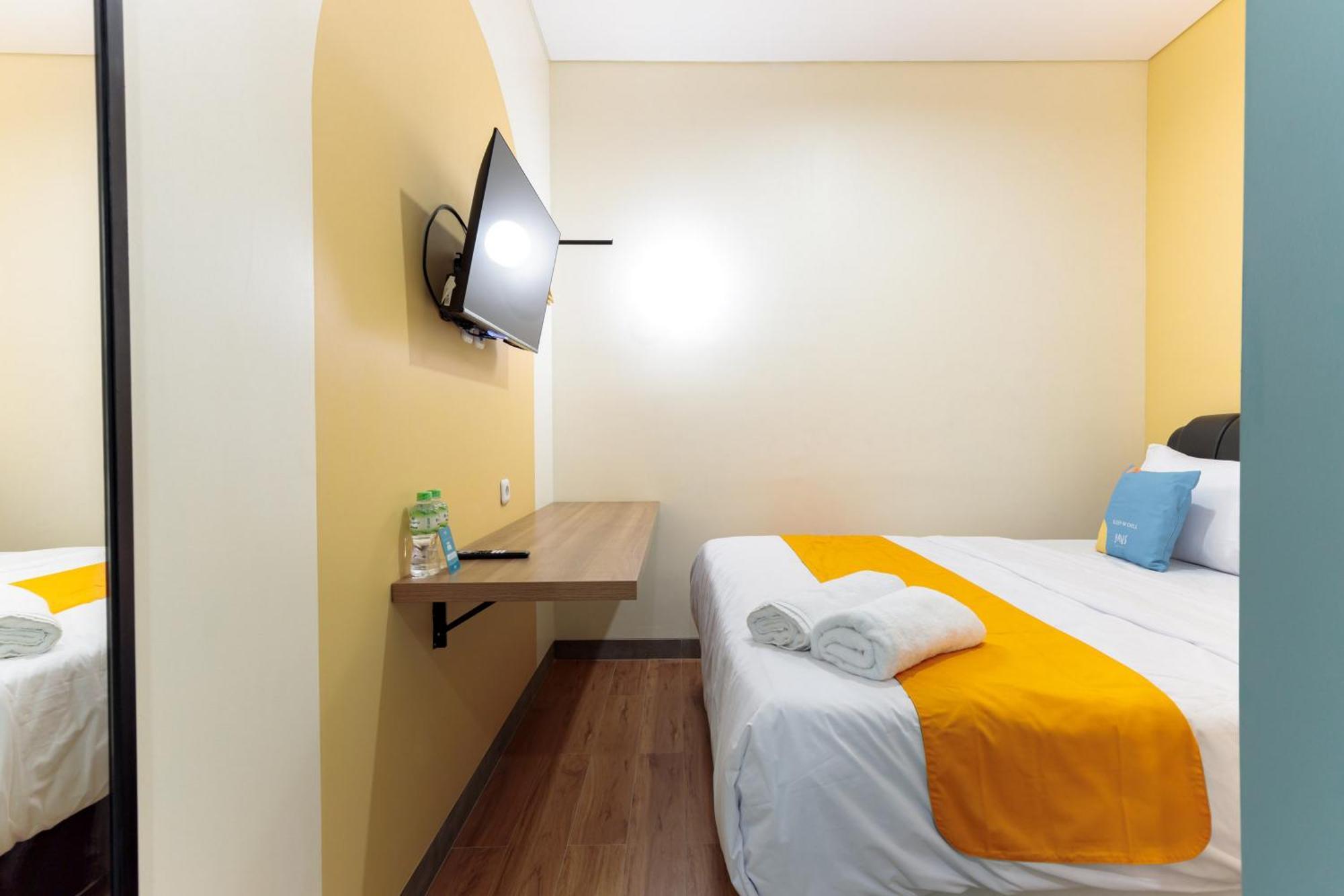 Sans Hotel Kelapa Gading ジャカルタ エクステリア 写真