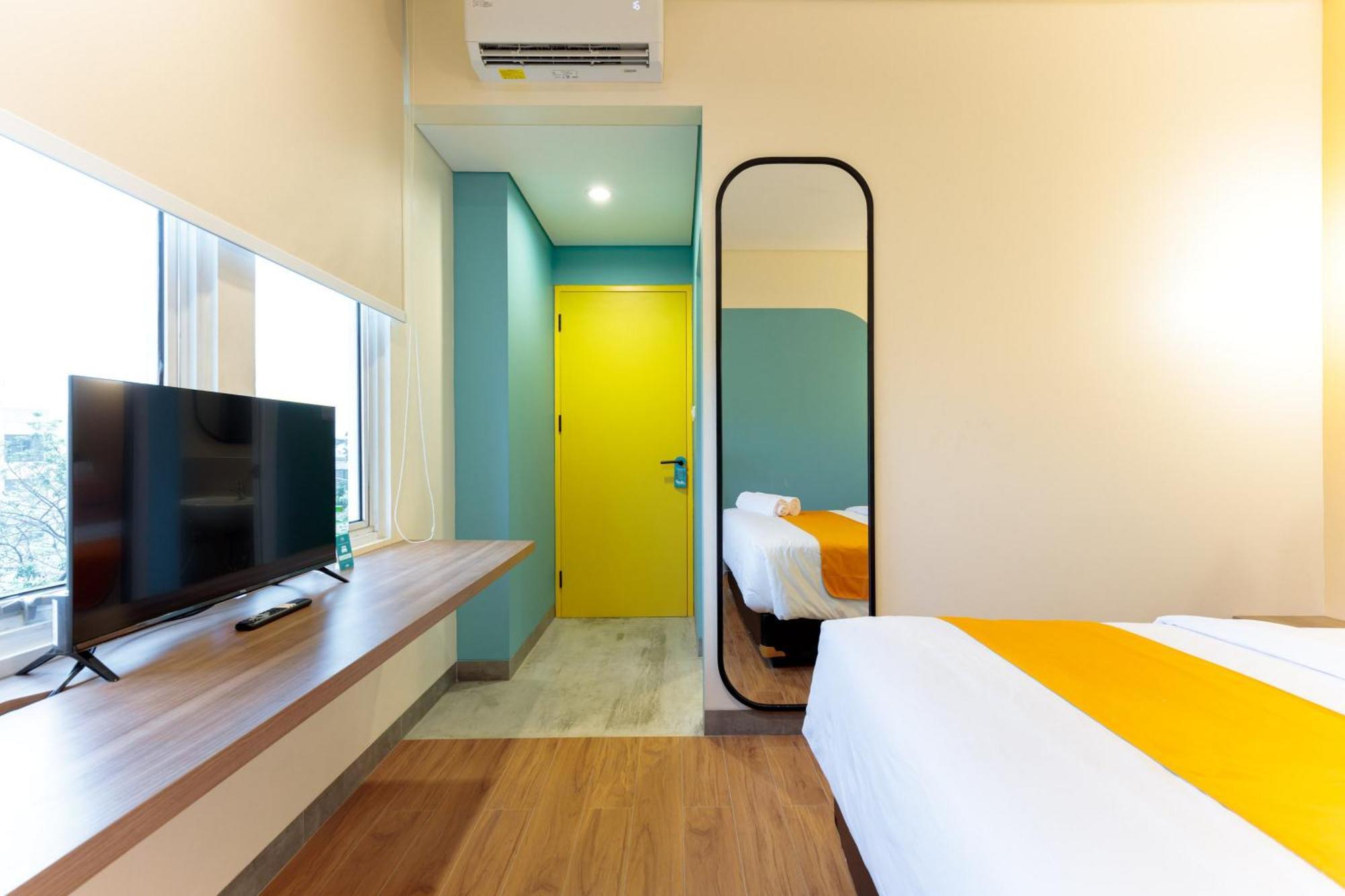 Sans Hotel Kelapa Gading ジャカルタ エクステリア 写真