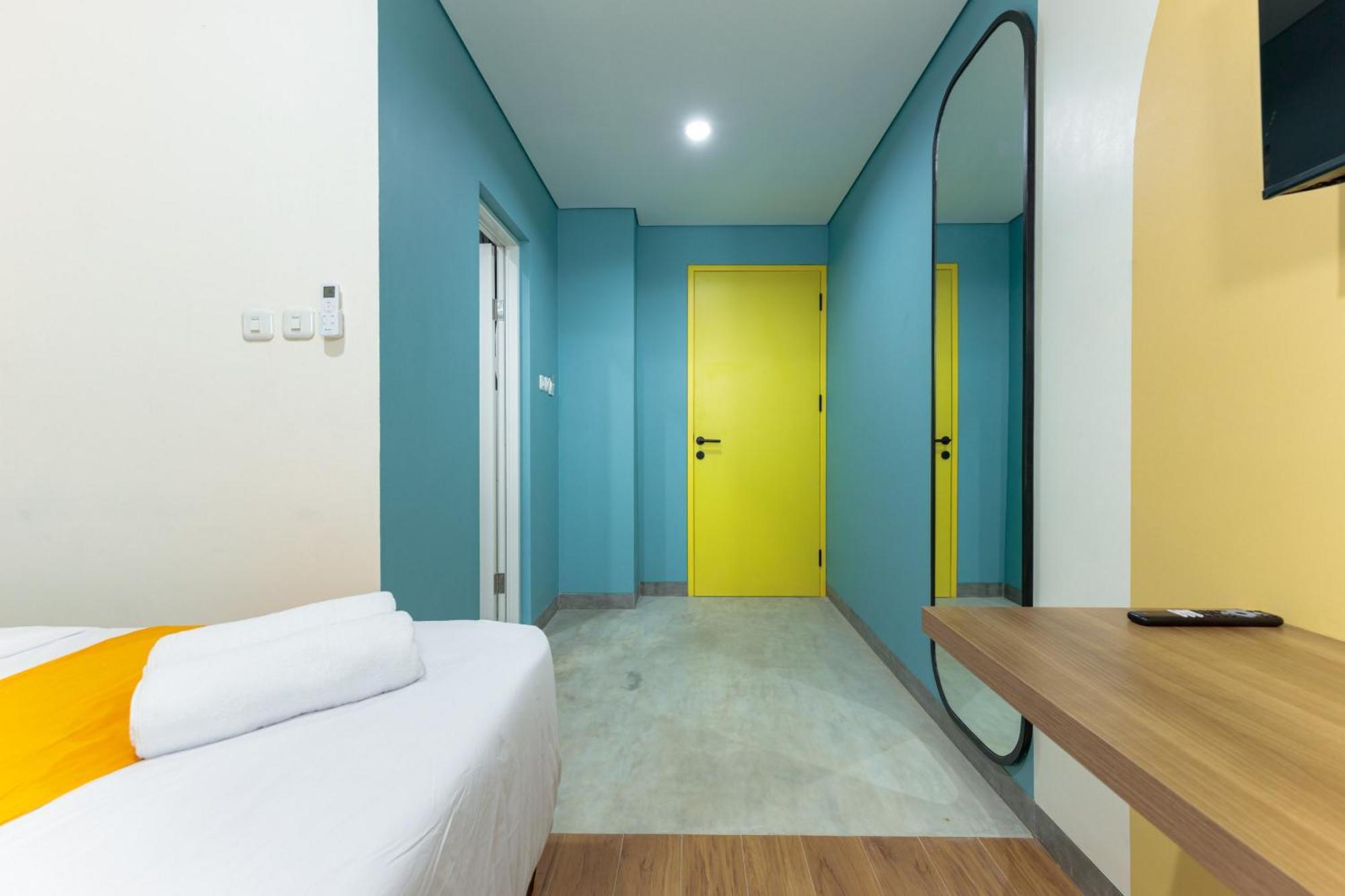 Sans Hotel Kelapa Gading ジャカルタ エクステリア 写真