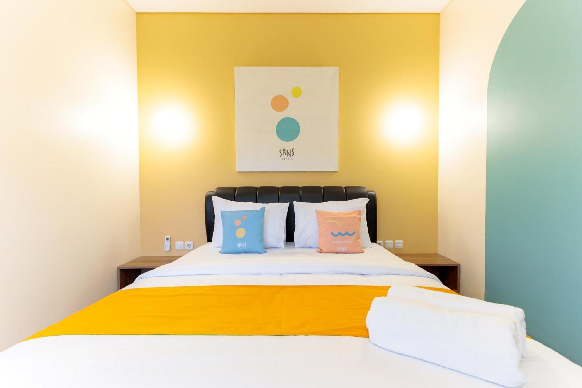 Sans Hotel Kelapa Gading ジャカルタ エクステリア 写真